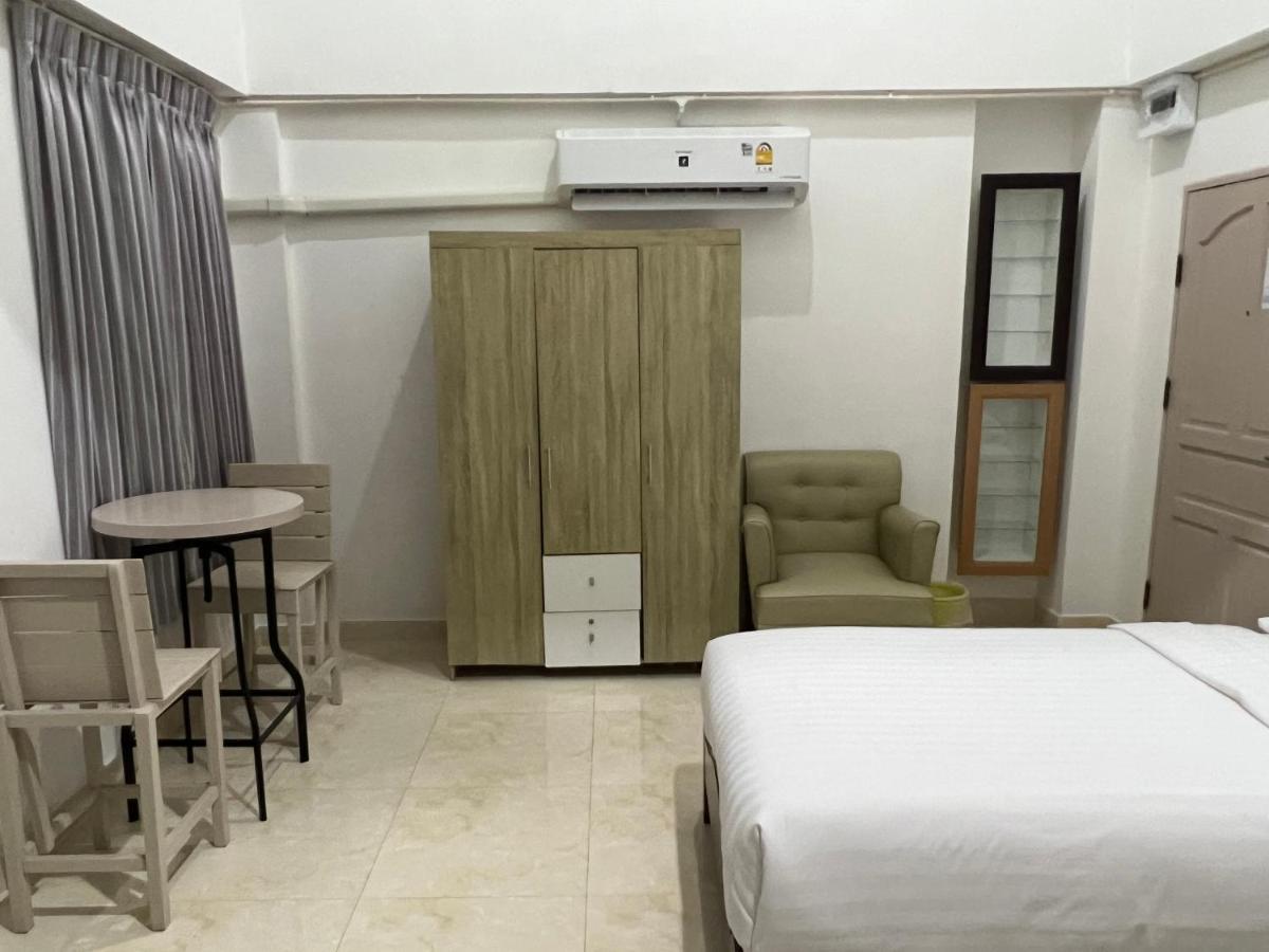 Mall Suites Hotel Bangkok Buitenkant foto